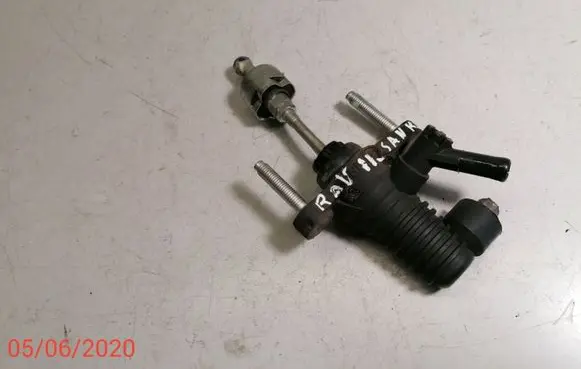 Toyota RAV 4 (XA30) Clutch master cylinder