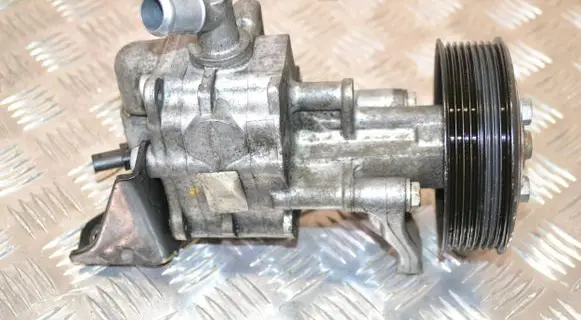 BMW 5 F10 F11 Power steering pump 5003209 679435003