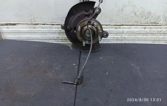 Opel Karl Front wheel hub