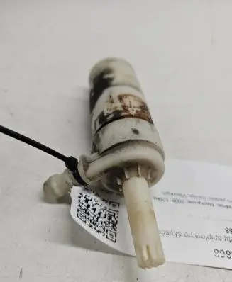 KIA Sorento Headlight washer pump 