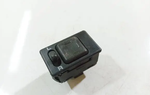 Nissan Primera Wing mirror switch 