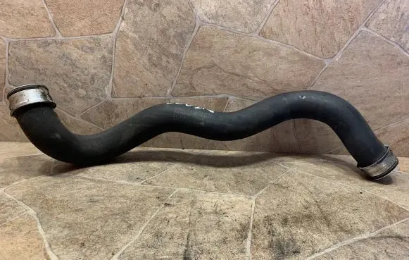Mercedes-Benz CLS C218 X218 Engine coolant pipe/hose A2045013182