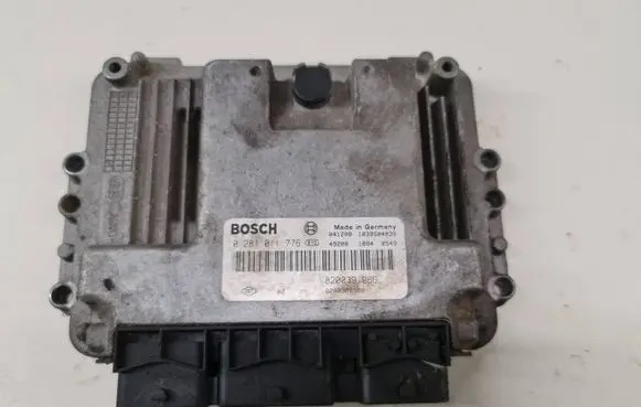 Renault Scenic II - Grand scenic II Engine control unit/module 0281011776 8200391966 8200386508