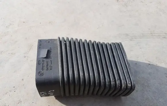 BMW 3 E46 Air intake hose/pipe 7789789