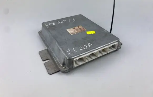 Subaru Legacy Engine control unit/module 22611AM130