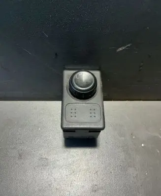 Nissan X-Trail T30 Wing mirror switch 