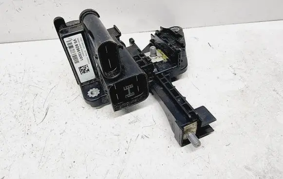 Voltage converter inverter