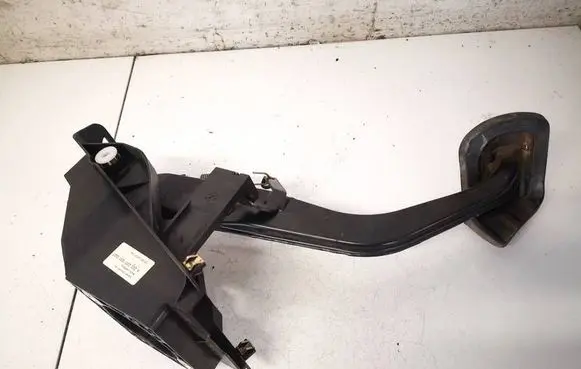 Mercedes-Benz S W221 Brake pedal A2202901201