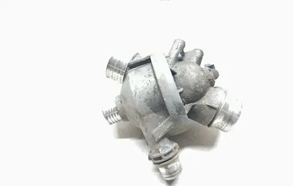 Thermostat/thermostat housing