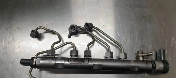 BMW 5 E60 E61 Fuel main line pipe 7809129 0445214184