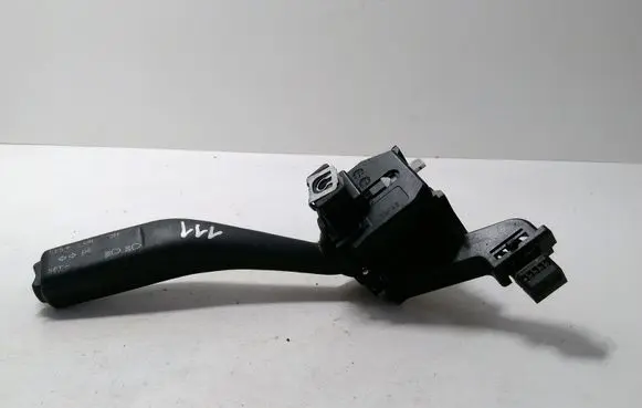 Volkswagen PASSAT B6 Indicator stalk 1K0953513A