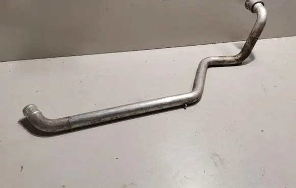 Engine coolant pipe/hose