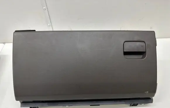 Land Rover Discovery 5 Glove box HY3206024B
