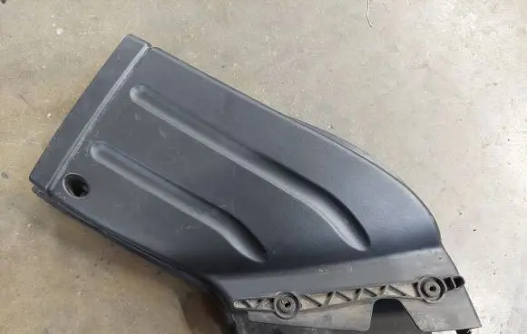 Audi A4 S4 B6 8E 8H Air intake duct part 8E0129618E