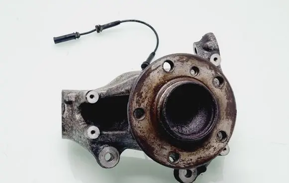 BMW 1 F20 F21 Front wheel hub spindle knuckle 6792285