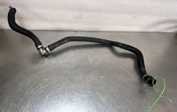 Engine coolant pipe/hose