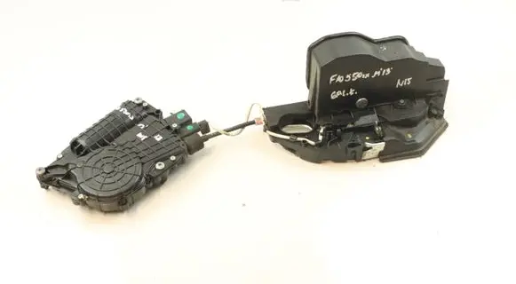 BMW 5 F10 F11 Rear door soft close latching motor 7154515