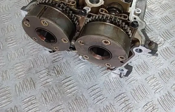 Nissan Micra Engine head 