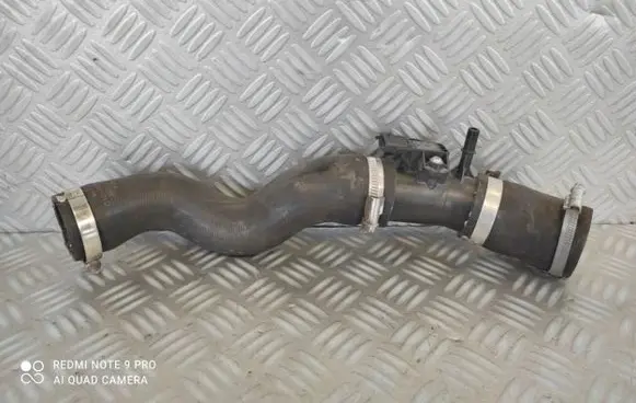 Air intake hose/pipe
