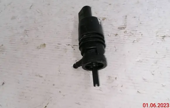 Mercedes-Benz S W221 Windscreen/windshield washer pump 2218690121