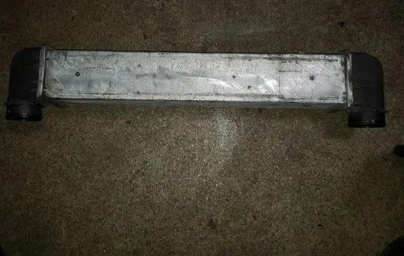 BMW 5 E39 Intercooler radiator 17512247359