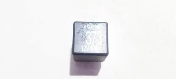 Volkswagen PASSAT B5.5 Other relay 8d0951253a
