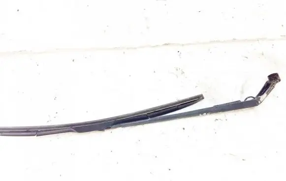Toyota Auris 150 Front wiper blade arm