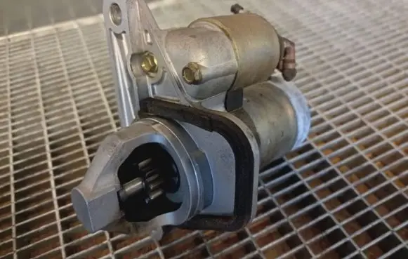 Nissan Qashqai+2 Starter motor MR20 23300EN200