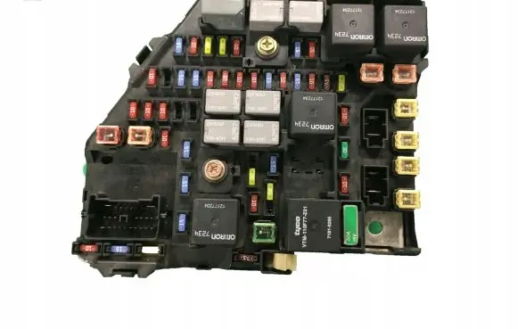 Cadillac SRX Fuse module 25771741