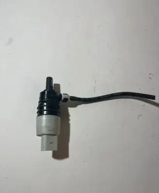 BMW M4 G82 G83 Windscreen/windshield washer pump 7298309 P1809112