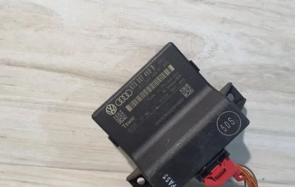 Audi A4 S4 B8 8K Gateway control module 8T0907468R 8T0907468H