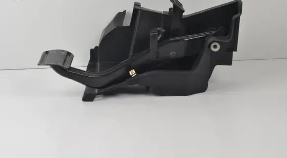 Mercedes-Benz C W203 Brake pedal A2032902201 06062032720