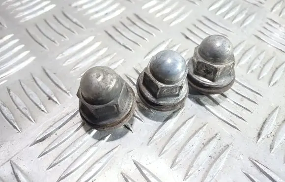 Mitsubishi Lancer VIII Nuts/bolts 