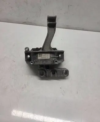 Volkswagen Tiguan Engine mount bracket 5WA199262H 28022020