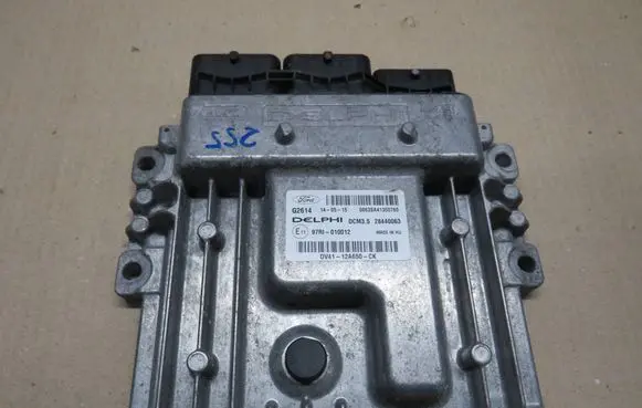 Ford Kuga II Engine control unit/module ECU 28440063 DV4112A650CK 97RI010012