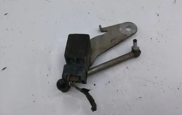 BMW 5 E60 E61 Headlight/headlamp level sensor 1093697