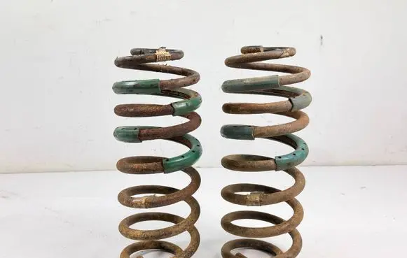 Chevrolet Tahoe Rear coil spring 15234633 25978750