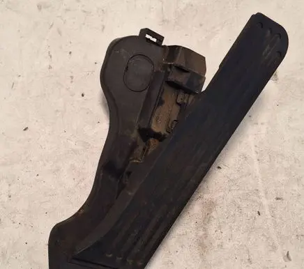 Volkswagen PASSAT B6 Accelerator throttle pedal 6PV00860001 1K1723503L L024905