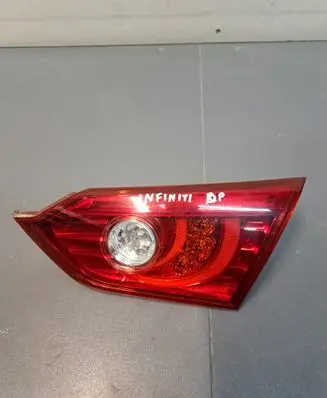 Infiniti Q50 Tailgate rear/tail lights