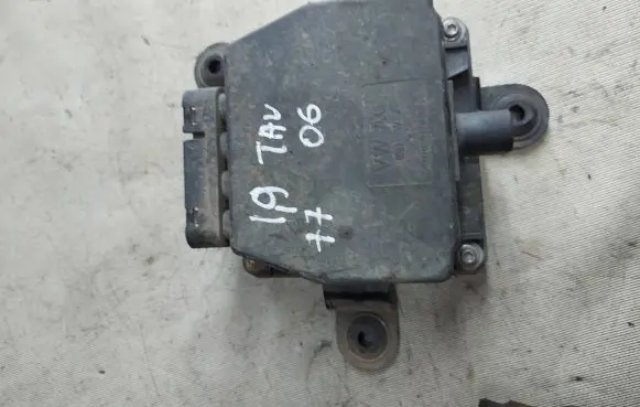 Volkswagen Touran I Turbo solenoid valve 8q0906625
