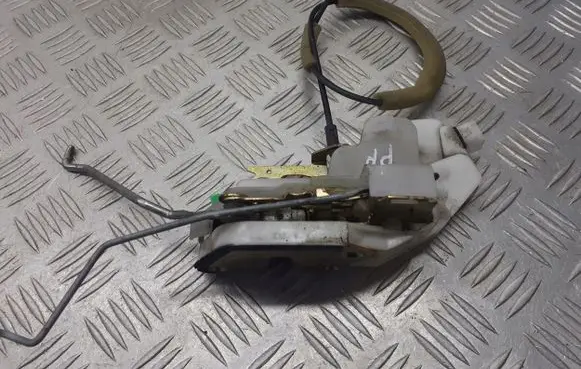 Mitsubishi Outlander Front door lock