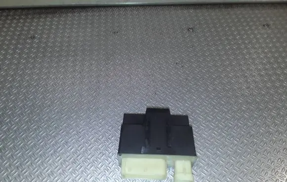 Citroen C4 II Picasso Coolant fan relay 018010955 9801916680