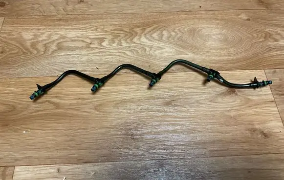 Ford Mondeo MK IV Fuel line pipe