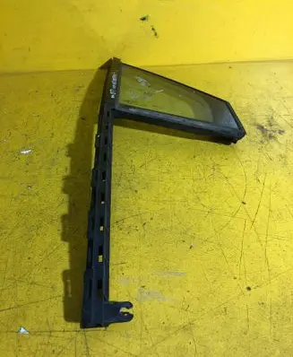 Citroen C4 II Front door vent window glass four-door 