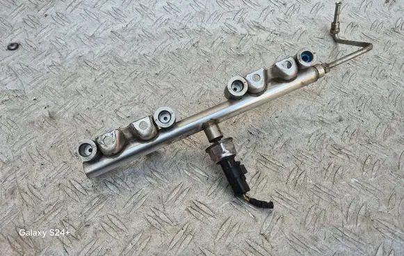 Mini One - Cooper Coupe R56 Fuel main line pipe 7568050 V7568050 7540439