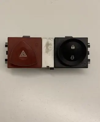 Renault Megane II Hazard light switch 8200095493 8200109723 8200107808