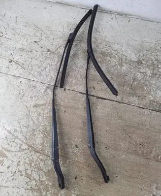 Mazda 3 I Front wiper blade arm