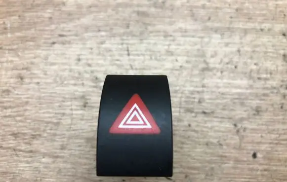 Skoda Octavia Mk2 (1Z) Hazard light switch 1Z0953235B