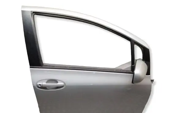Toyota Yaris Front door 