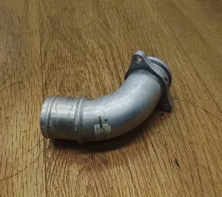 Porsche Macan (95B) Engine coolant pipe/hose 06M121137AD